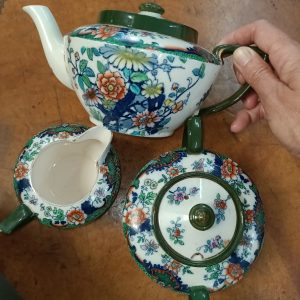 Royal Doulton "Temple" teaset, a menage a toi