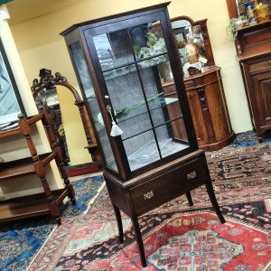 Sweet Shaker'esc china cabinet