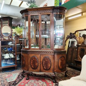 Large shop-like concave glass Display Case