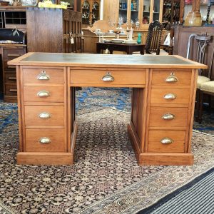 Rimu Pedestal Desk