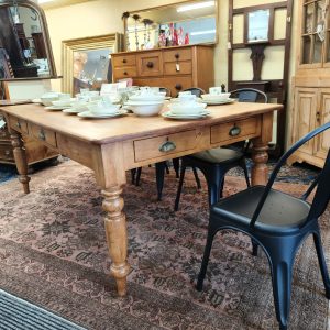 Umkhomba Dining Table (Yellow Wood)